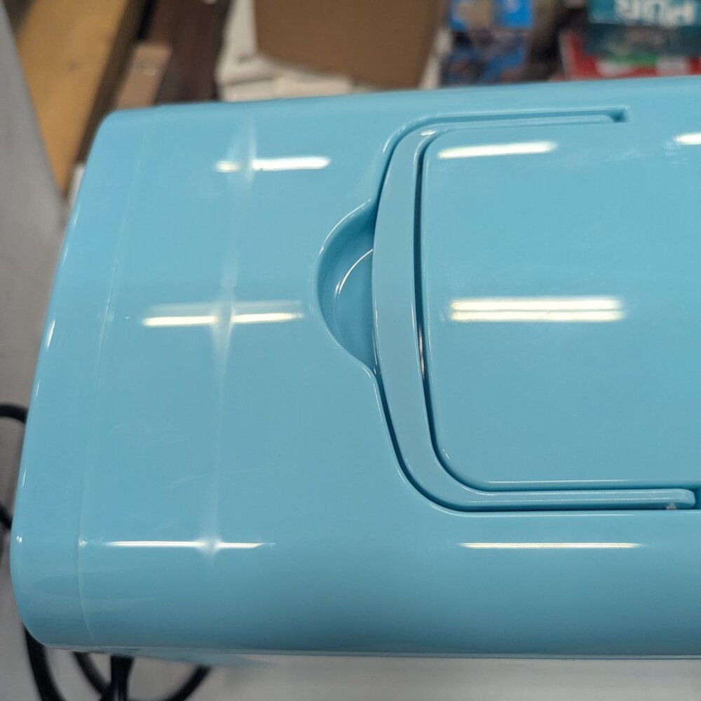 Frigidaire Retro 9-Can Mini Fridge, Blue, Portable Thermoelectric - Picture 4 of 8